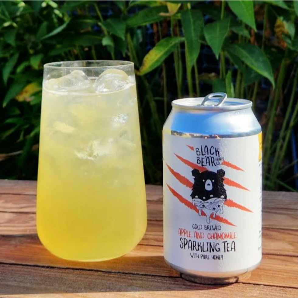 Black Bear Honey Co - Apple & Chamomile Sparkling Tea 250ml