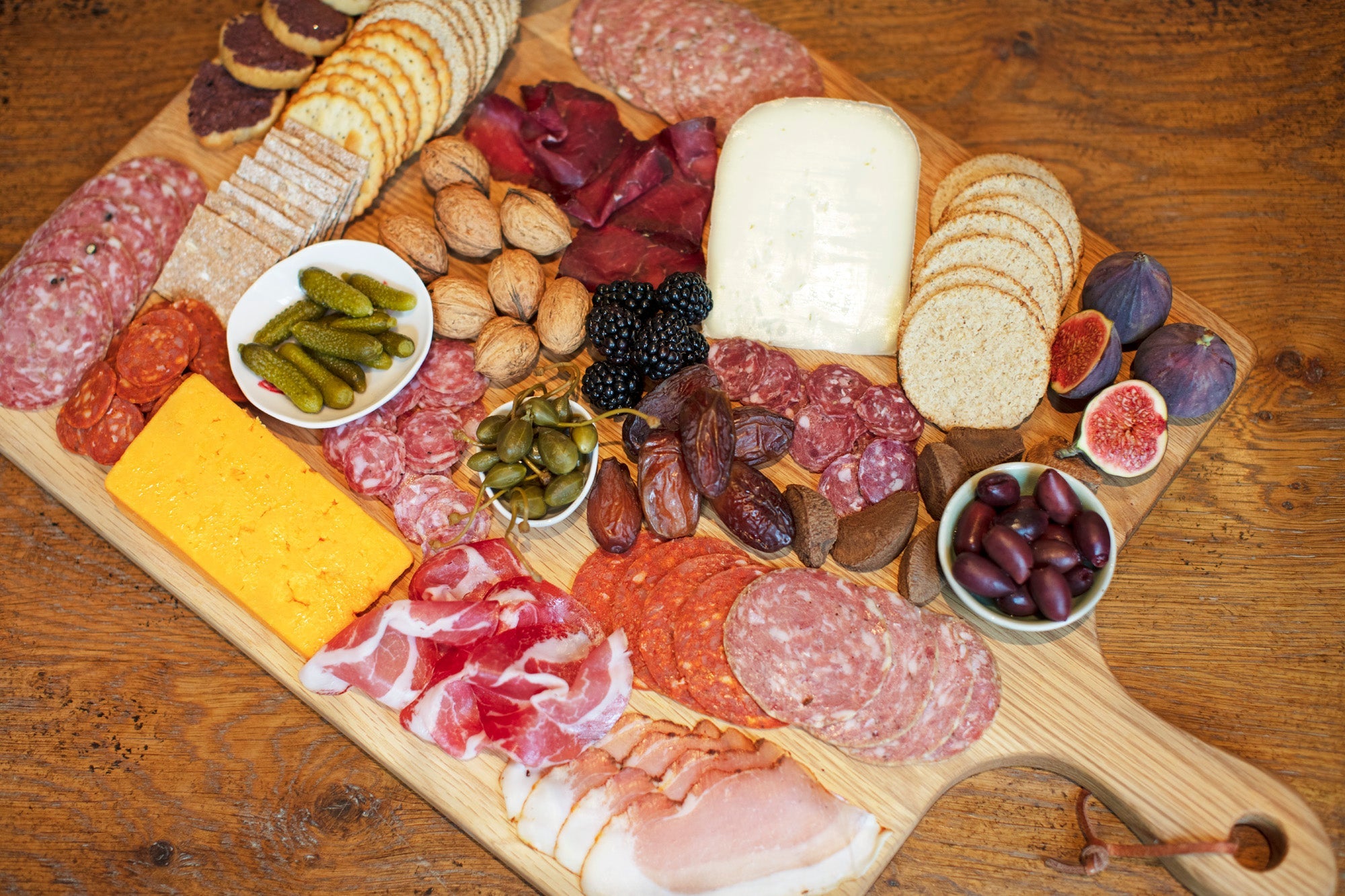 Marsh Pig Salami [Whole] Garlic & Paprika 250g - 300g